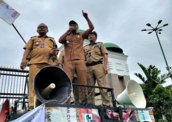 Ribuan Perangkat Desa PPDI Demo di DPR, Suarakan 3 Tuntutan
