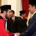 Jokowi dan ketua MK Anwar Usman
