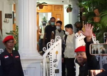 KPK Geledah Rumah Hasto Kristiyanto, Isi Koper Penyidik Jadi Sorotan PDIP