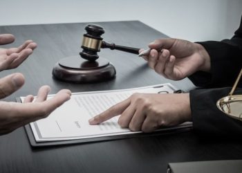 Pengertian Norma Hukum dan Contohnya dalam Kehidupan Sehari-hari