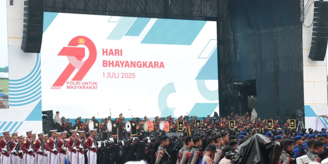 Ribuan Warga Padati Monas Saksikan HUT Bhayangkara ke-79, 5.800 Personel Gabungan Dikerahkan