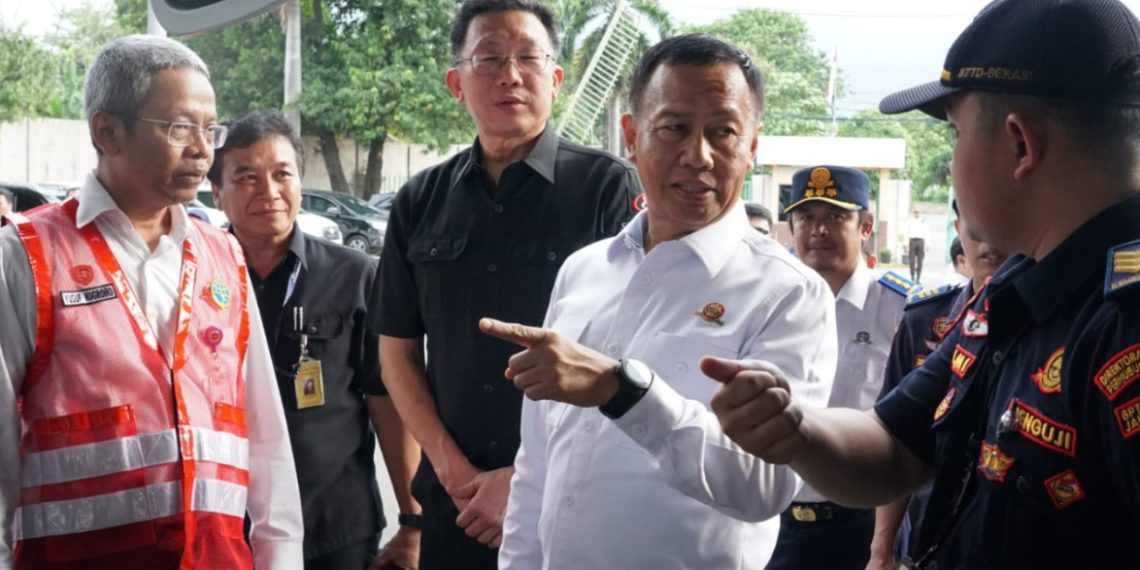 Ditjen Hubdat Tinjau PO Sinar Jaya di Bekasi, Pastikan Armada Bus Layak Jalan Jelang Nataru