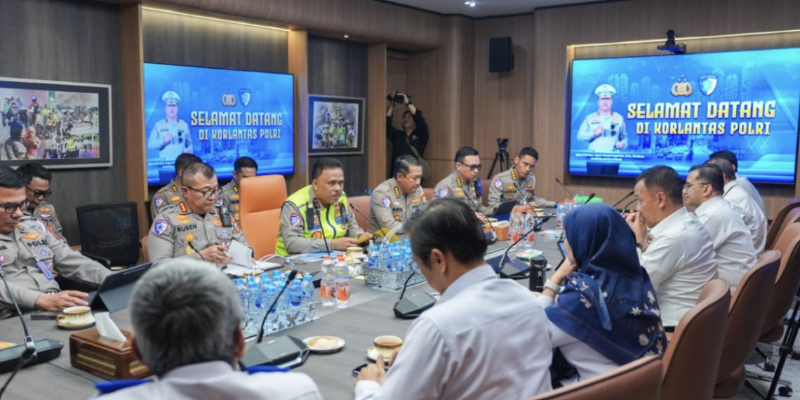 Kakorlantas Polri Irjen Pol Drs. Agus Suryonugroho