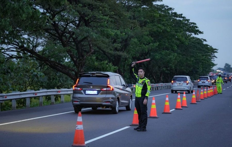 Testimoni Pemudik: Sistem One Way dan Contraflow Kakorlantas Polri Percepat Waktu Tempuh