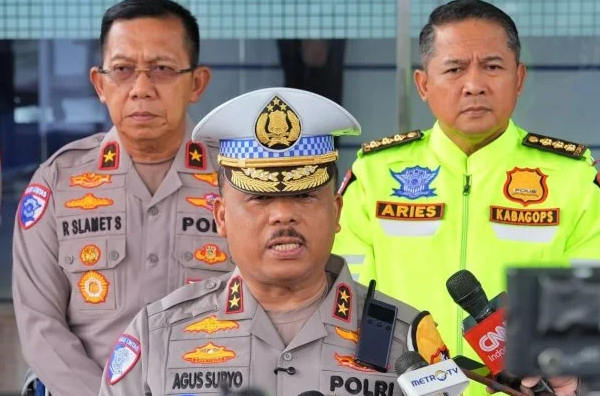Bukan Sekadar Atur Lalin, Senyum dan Sapa Polantas Jaga Marwah Institusi di Lebaran 2026