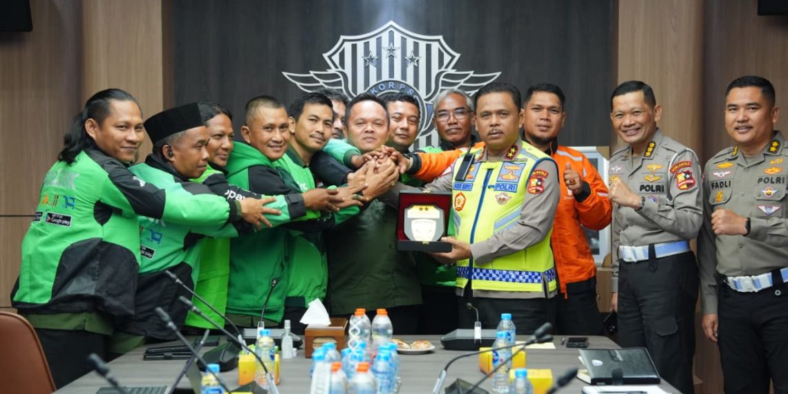 Rela Jalan 2 Hari ke Jakarta, Komunitas Ojol Jambi Temui Kakorlantas Polri