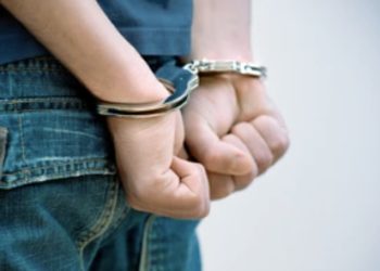 Gambar penagihan utang berujung perampasan ponsel di Madiun