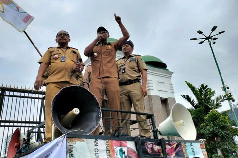 Ribuan Perangkat Desa PPDI Demo di DPR, Suarakan 3 Tuntutan