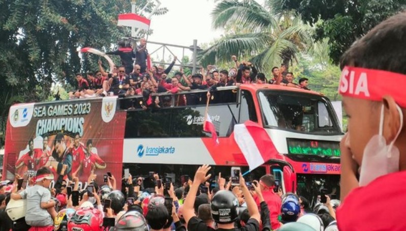 Arak-arakan timnas indonesia