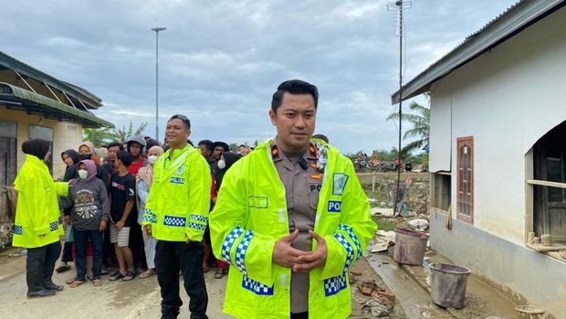 Kakorlantas Polri Kirim Tim Kemanusiaan Bantu Korban Banjir Aceh Tamiang