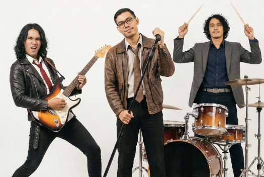 Lagu "Jalan Pulang" Sendrasena: Sebuah Penghormatan untuk Penjaga Arus Mudik