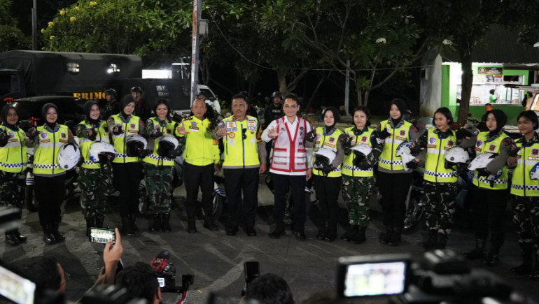 Kakorlantas Polri Irjen Pol. Agus Suryonugroho meninjau Pos Terpadu KM 57