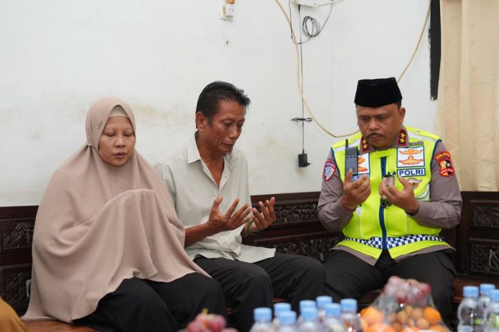 Bripka Fajar Permana Gugur Saat Bertugas di Operasi Ketupat 2026, Korlantas Polri Beri Penghormatan